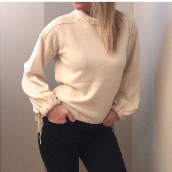BCBGMaxAzria Sweaters - BCBGMaxAzria Cream Turtleneck Sweater